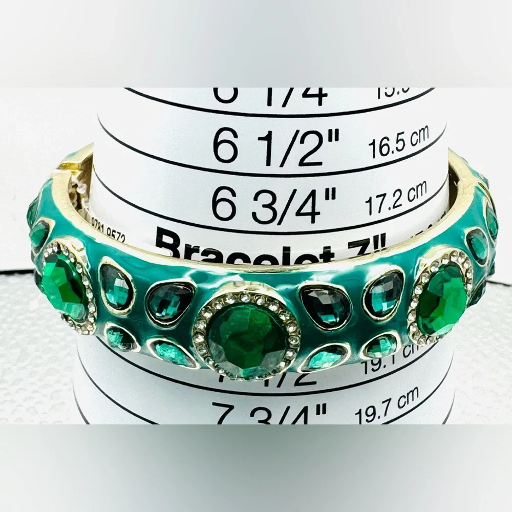 $58 Retail Gorgeous Sequin 💚Green 💚Rhinestone Bangle NWOT